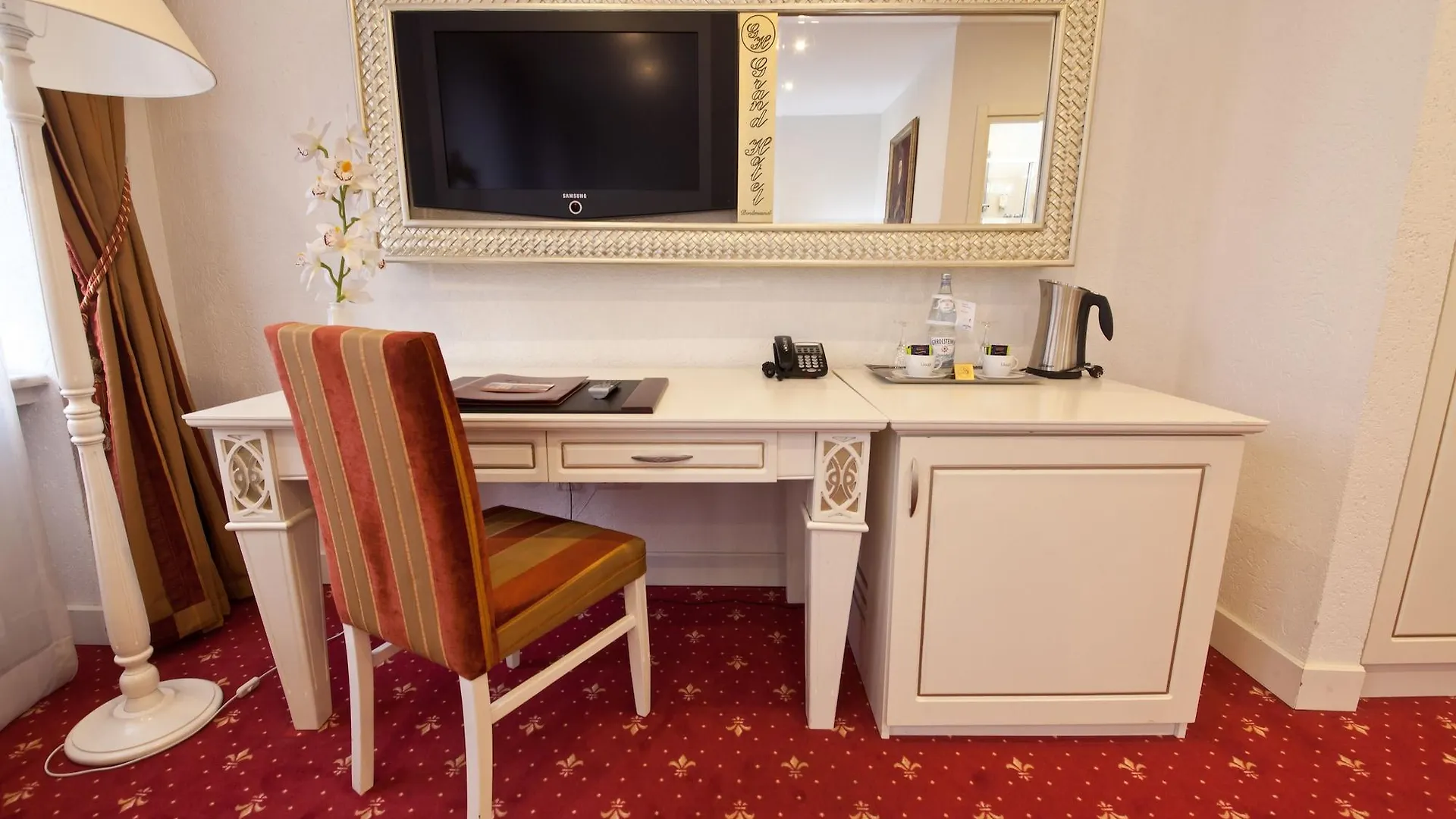 Hotel Unique Dortmund Hauptbahnhof 4*,  Alemanha