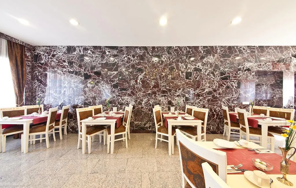 Hotel Unique Dortmund Hauptbahnhof 4*,